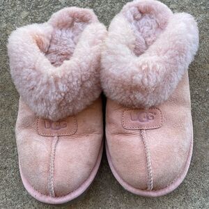 UGGS slippers